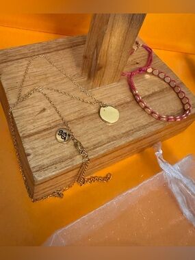 Plunder Necklace Adjustable Bracelet Set Chain with Round Pendant New in Package